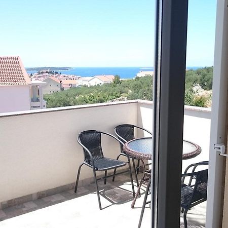 Apartment Jure Primošten Екстериор снимка