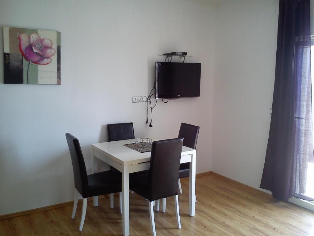 Apartment Jure Primošten Екстериор снимка
